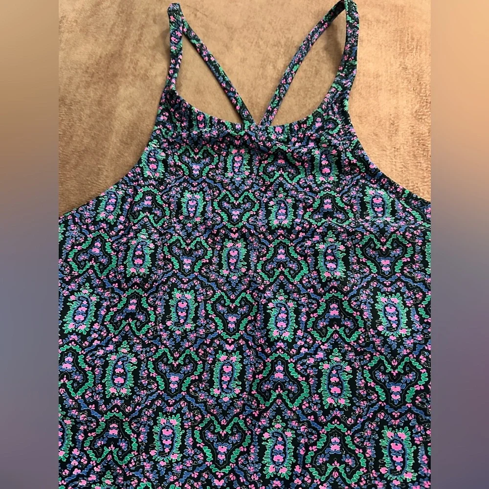 Stylish Women's Swimwear Set - Black, Red, and Blue Patterned - Picture 10 of 14